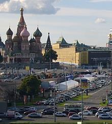 In Russland – wo seit März die Nachfrage durch eine Verschrottungsprämie gestützt wird – verbuchte das Neuwagengeschäft im abgelaufenen Monat einen kräftigen Zuwachs von 80 Prozent. Foto: P. Hartmann/Auto-Reporter.NET